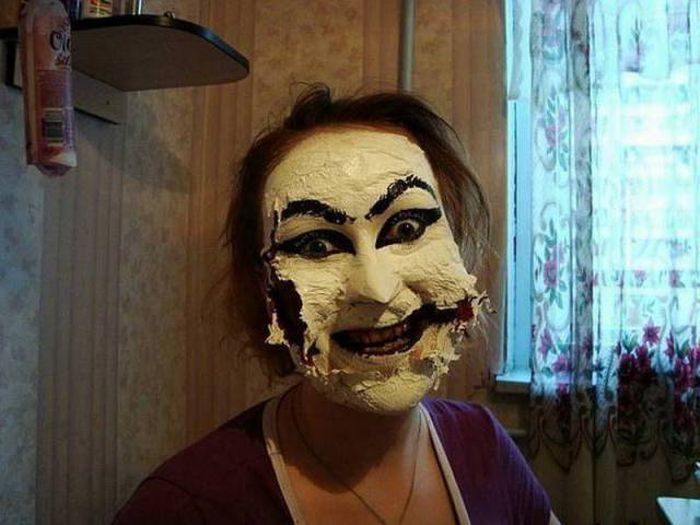 Девушки забавляются