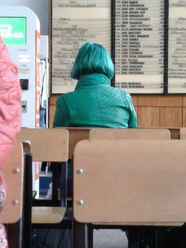 Девушки забавляются