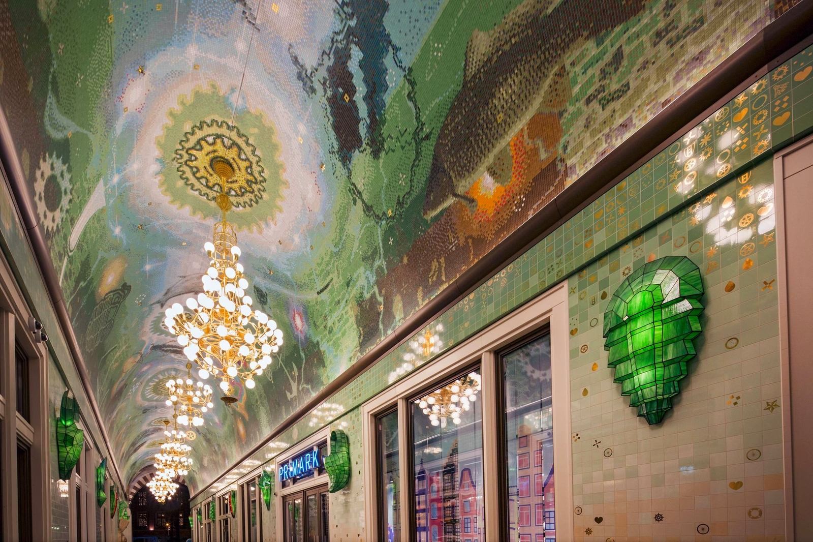 Amsterdam Oersoep — торговый пассаж в центре голландской столицы