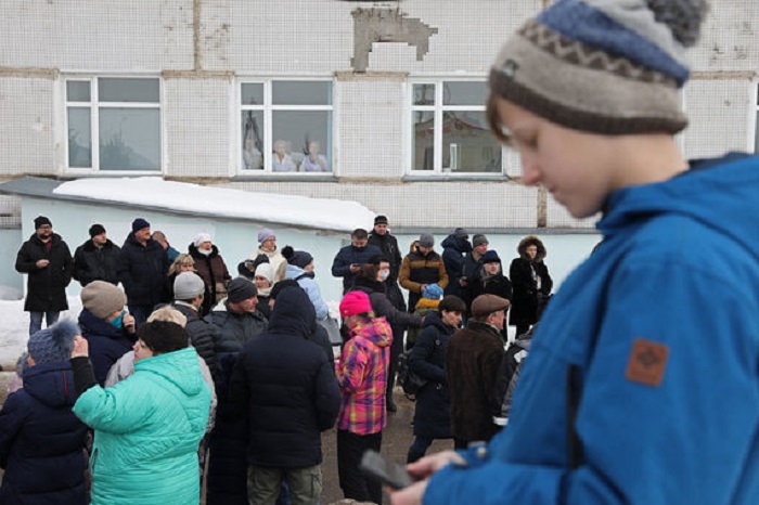 «В быдло-школах, коих большинство на Руси, сегодня случилось два происшествия...»