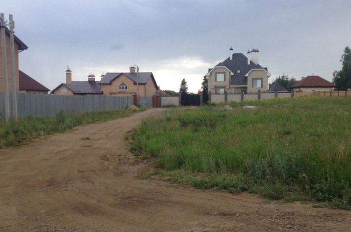 На доме жителя Челябинской области появился лозунг из нацистских концлагерей