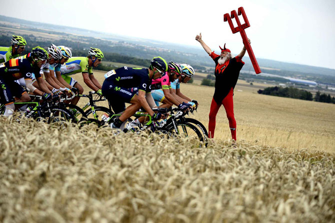 Самые яркие фотографии веломногодневки «Tour de France 2014» (21 фото)