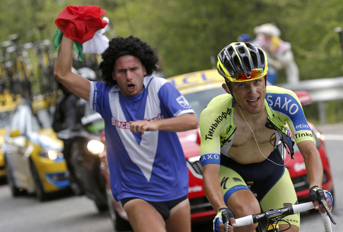 Самые яркие фотографии веломногодневки «Tour de France 2014» (21 фото)