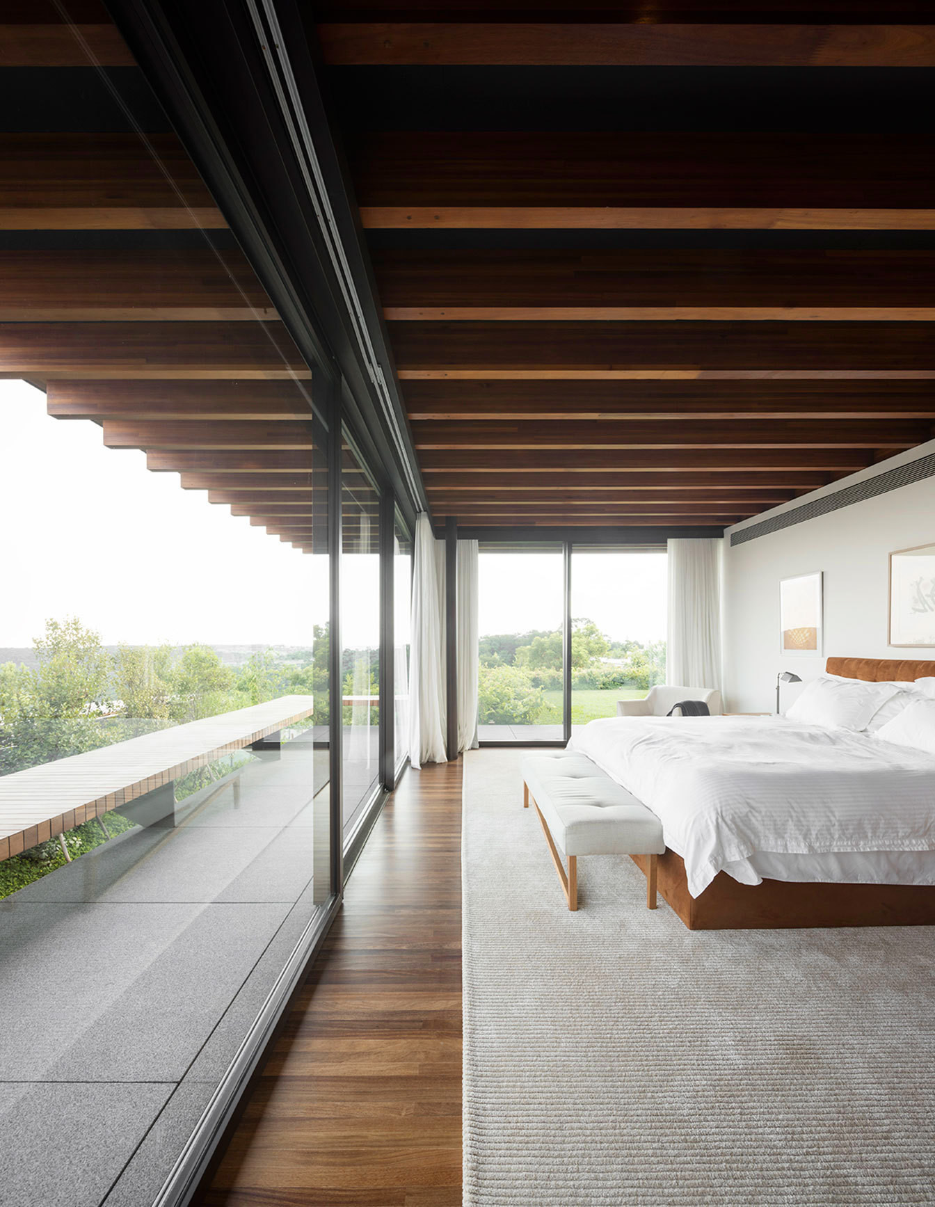 Архитектура и интерьер слоистого дома в Бразилии