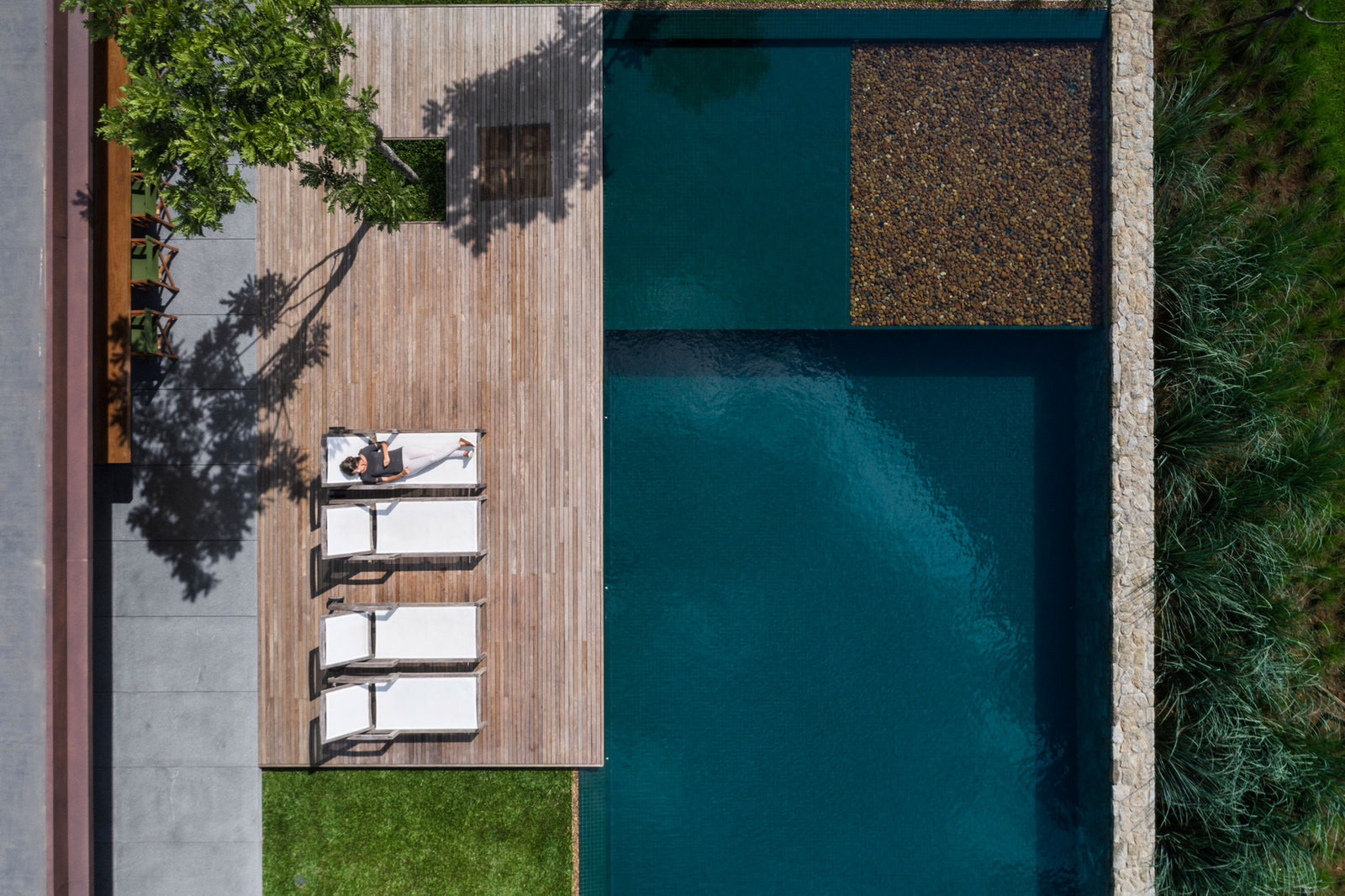 Архитектура и интерьер слоистого дома в Бразилии