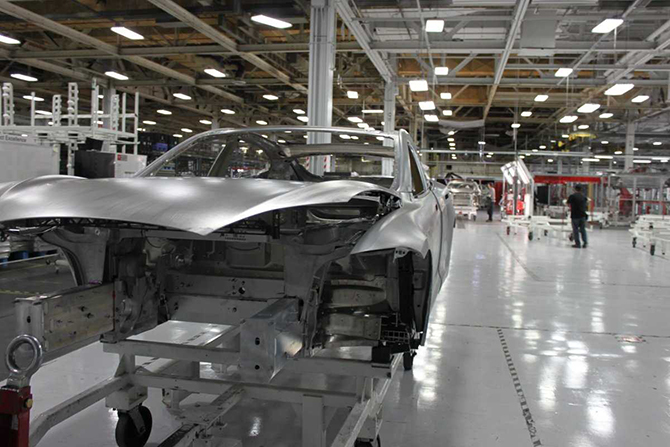 Экскурсия на завод, где Tesla собирает свою новую Model X