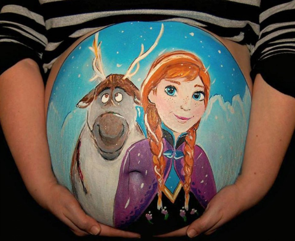 Симпатичные рисунки на животах беременных девушек