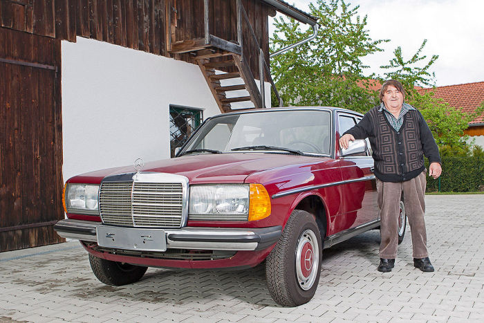В гараже пожилого немца стоит Mercedes-Benz 240D W123 с пробегом в 30 км