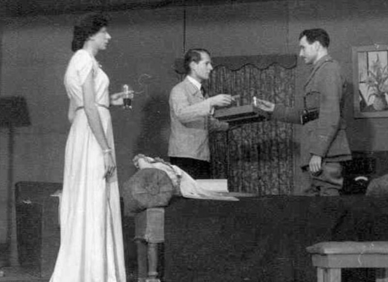 Трешевые травести-шоу британских военнопленных в немецких концлагерях