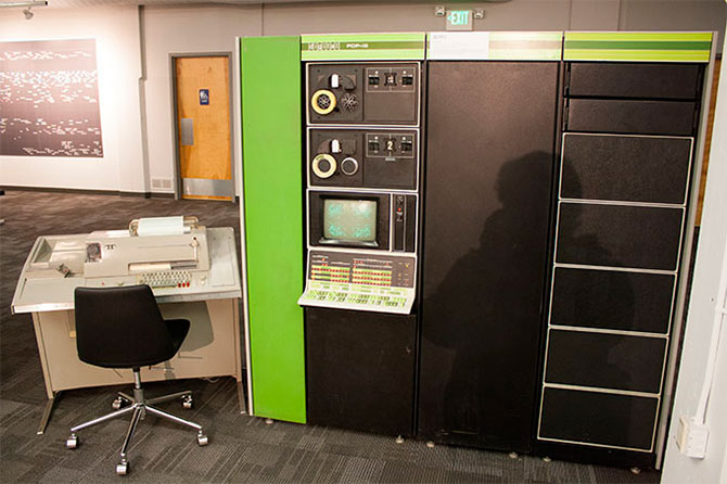 Экскурсия по музею Living Computer
