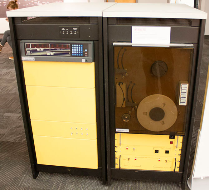 Экскурсия по музею Living Computer