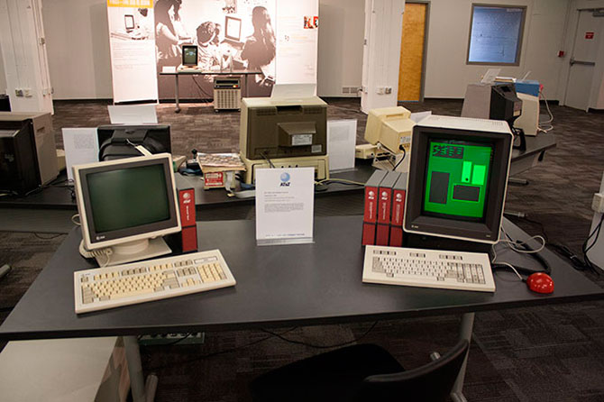 Экскурсия по музею Living Computer