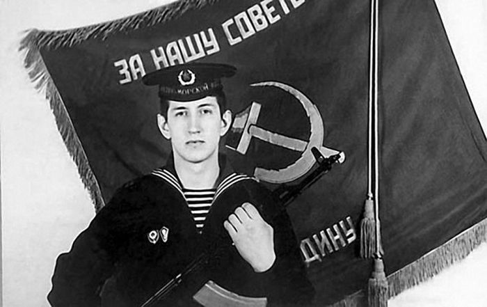 Армейские фотографии знаменитостей