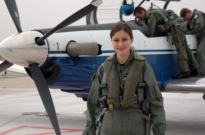 Военнослужащие девушки