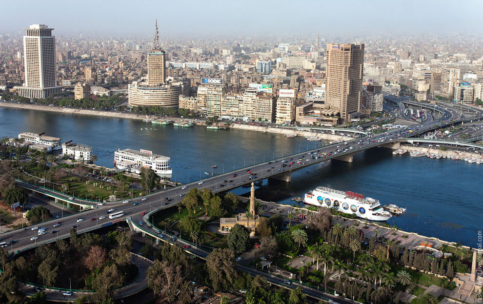 Каир и вершина пирамиды Хеопса