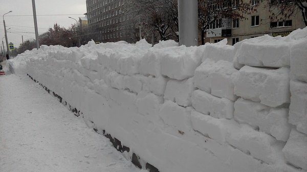 Как в России убирают снег