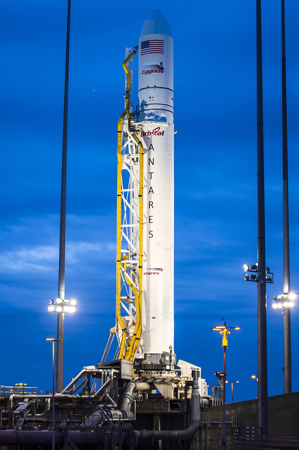 Запуск американской ракеты Антарес с советскими двигателями