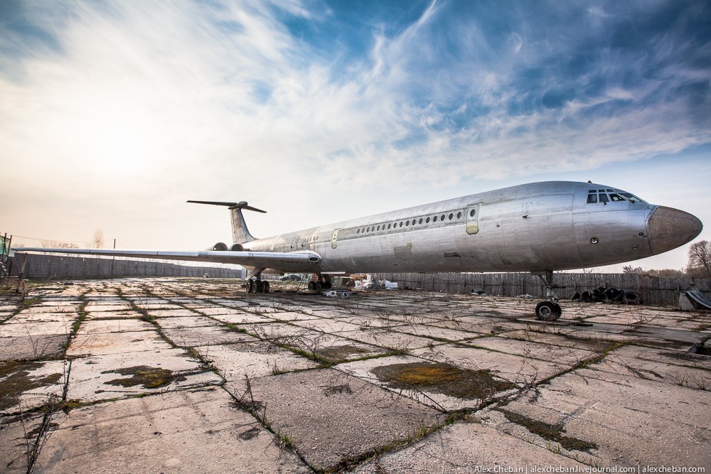 Самолет Брежнева в украинском огороде