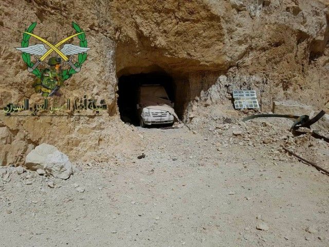 Захваченная горная база боевиков ИГИЛ в Сирии