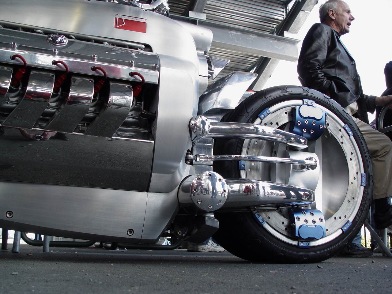 Самый быстрый мотоцикл в мире: Dodge Tomahawk