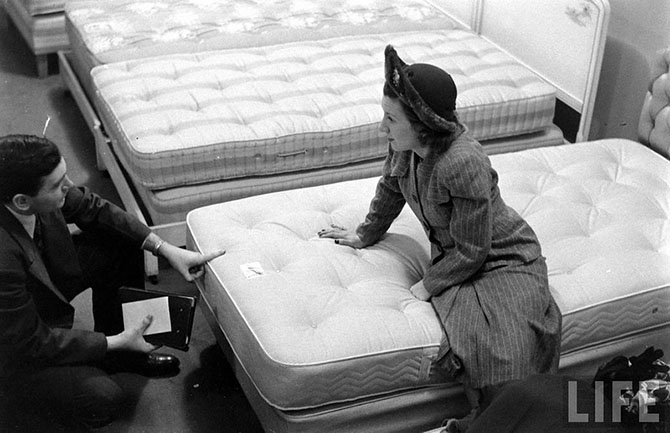 Как испытывали кровати в 1948 году