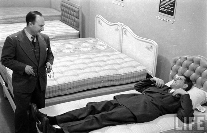 Как испытывали кровати в 1948 году