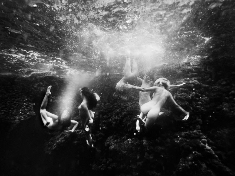 Обнаженные молодые девушки в фотопроекте Кейт Беллм «Подводный мир»