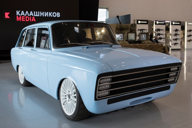Концерн "Калашников" представил концепт электромобиля на базе ИЖ "Комби"
