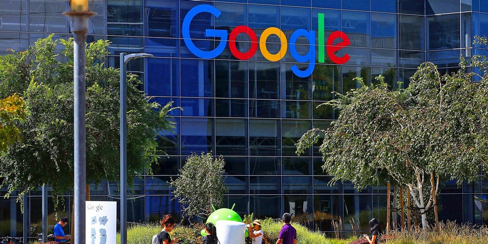 23-летний сотрудник Google экономит 90% дохода, проживая в грузовике на стоянке компании 23-летний сотрудник Google экономит 90% дохода, проживая в грузовике на стоянке компании