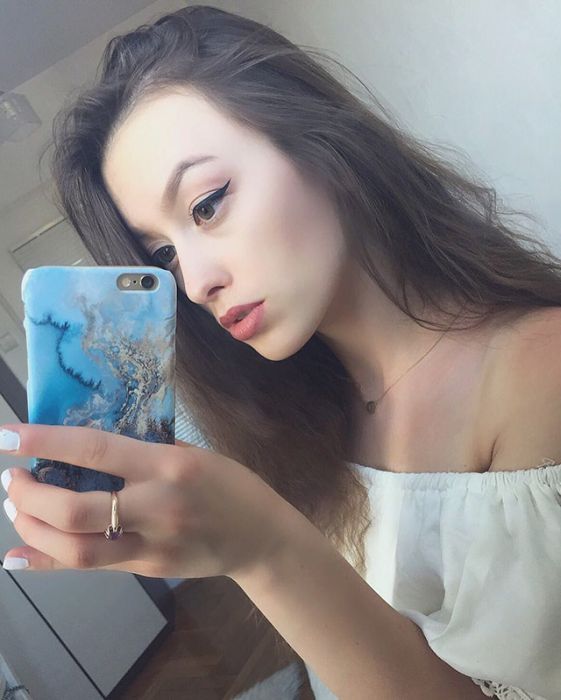 Миловидные девушки