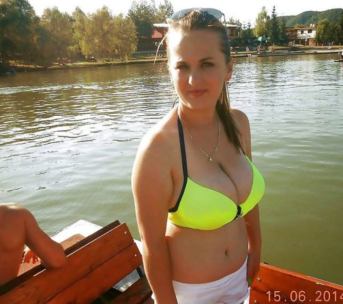 Девушки с пышным и натуральным бюстом