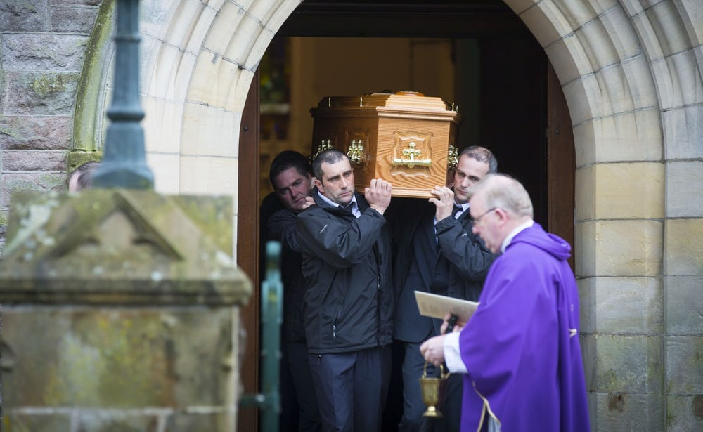 Двойные поминки или истории людей, которые умерли на чьих-то похоронах