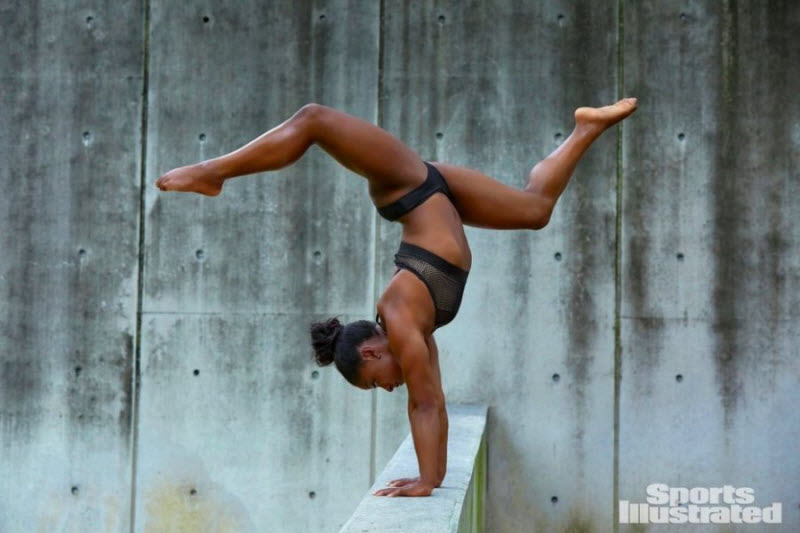 Знаменитые спортсменки снялись в купальниках для журнала Sports Illustrated