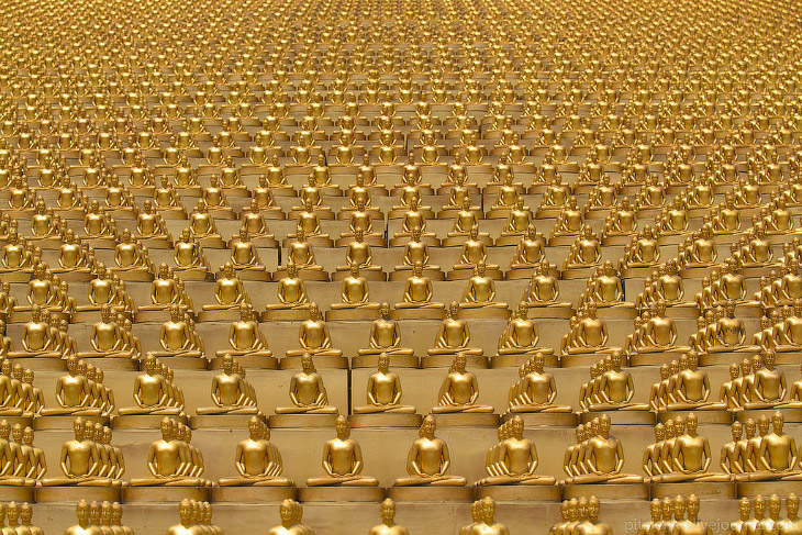 Храм Wat Dhammakaya и миллион золотых статуэток Храм Wat Dhammakaya и миллион золотых статуэток
