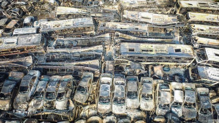 Пожар на китайской парковке уничтожил 6000 автомобилей