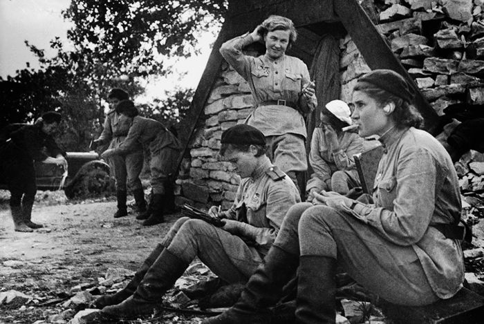 Война глазами советского фотокорреспондента Евгения Халдея Война глазами советского фотокорреспондента Евгения Халдея