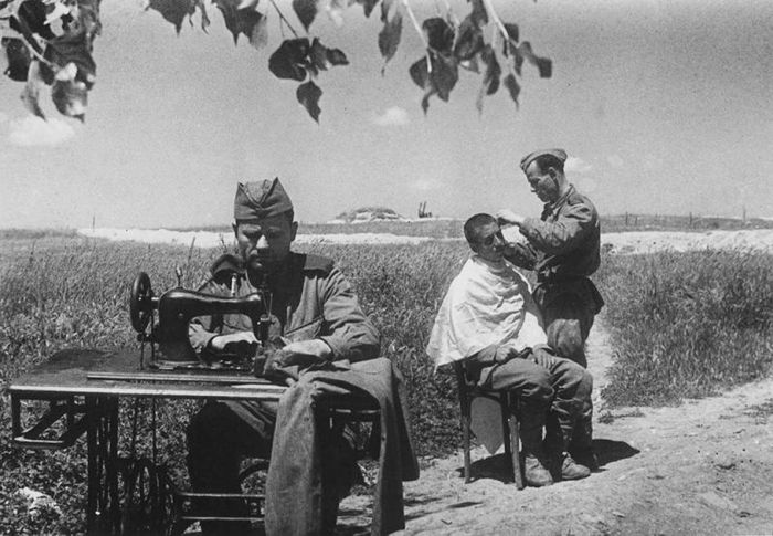Война глазами советского фотокорреспондента Евгения Халдея Война глазами советского фотокорреспондента Евгения Халдея