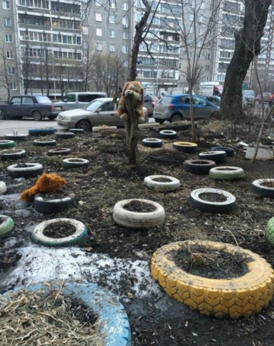 Сомнительные детские площадки
