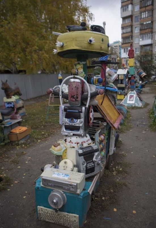 Сомнительные детские площадки