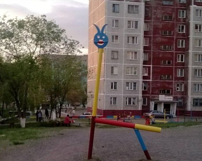 Сомнительные детские площадки