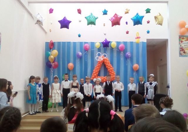 В поселке Кытлым Свердловской области попрощались с единственной выпускницей