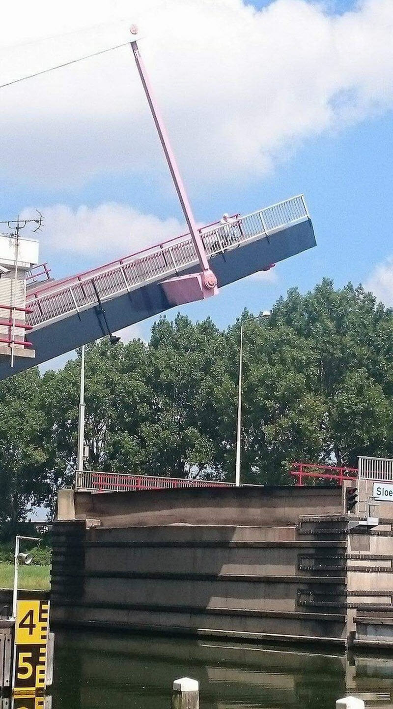 Бывают в жизни огорчения...