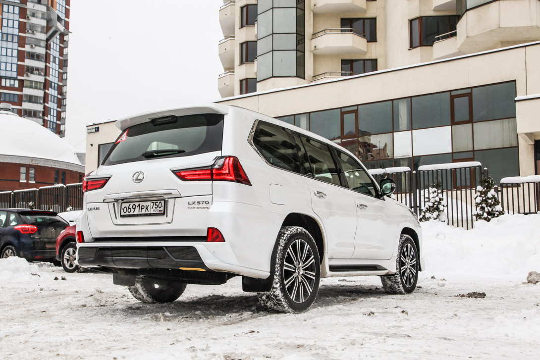 Роскошный Lexus LX 570 Роскошный Lexus LX 570