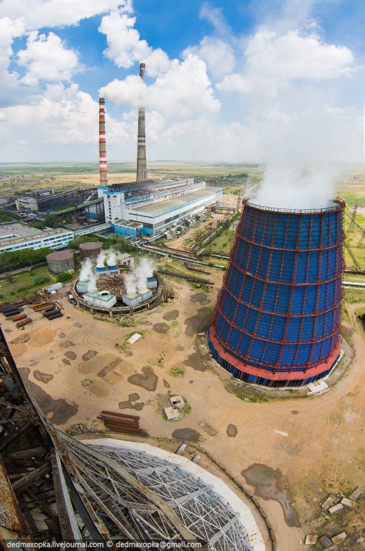 Градирни — огромные охлаждающие башни