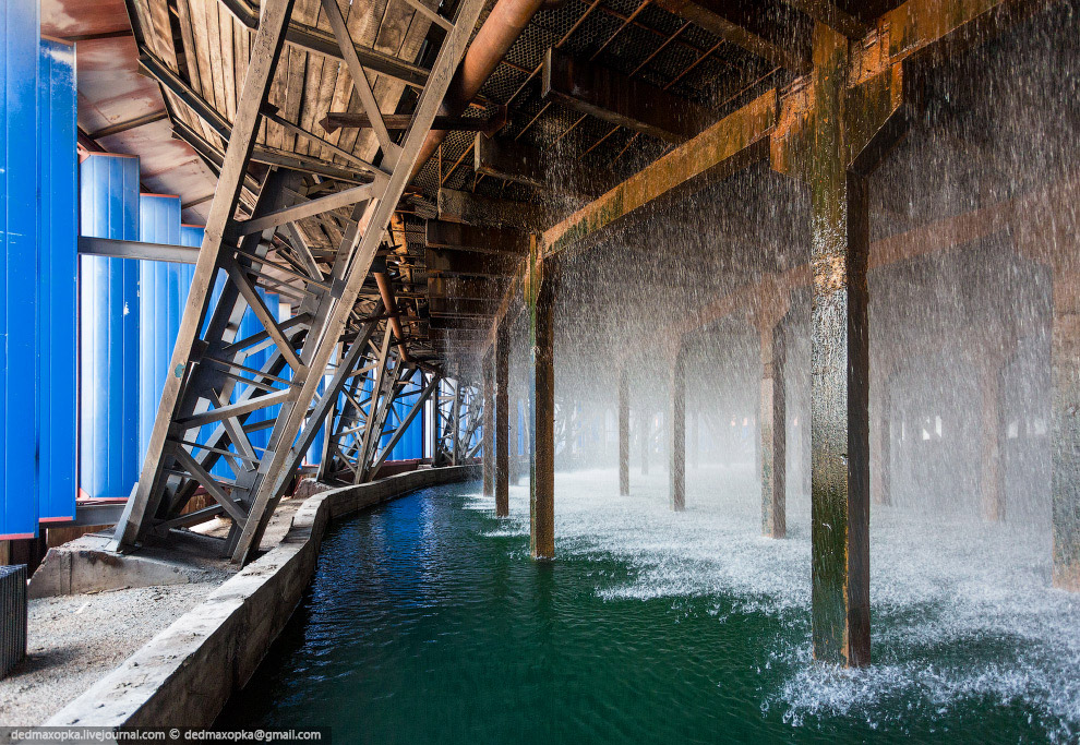 Градирни — огромные охлаждающие башни