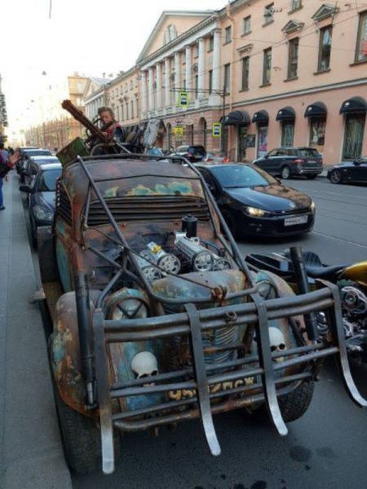 Странные автомобили на дорогах общего пользования