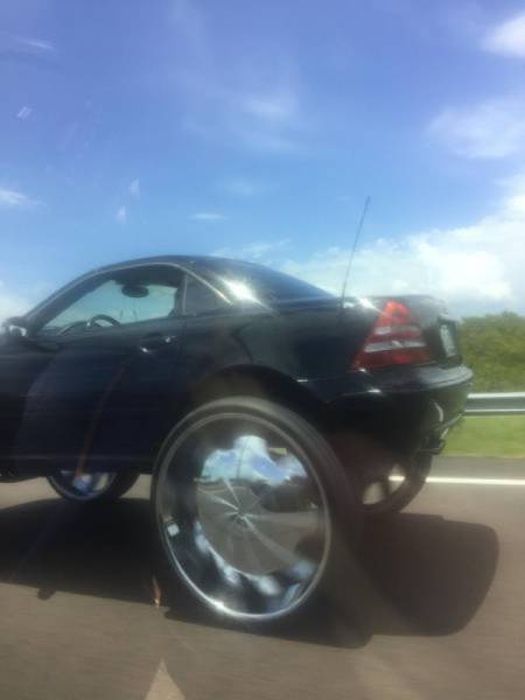 Странные автомобили на дорогах общего пользования