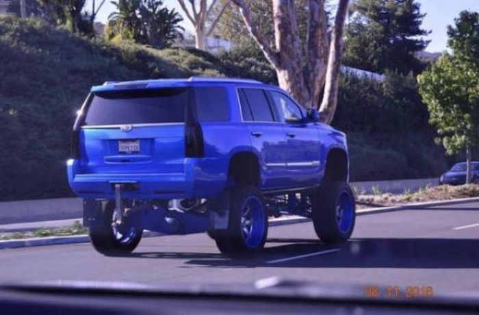 Странные автомобили на дорогах общего пользования