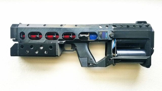 Arcflash Labs начала продажи компактного рельсотрона EMG-01A