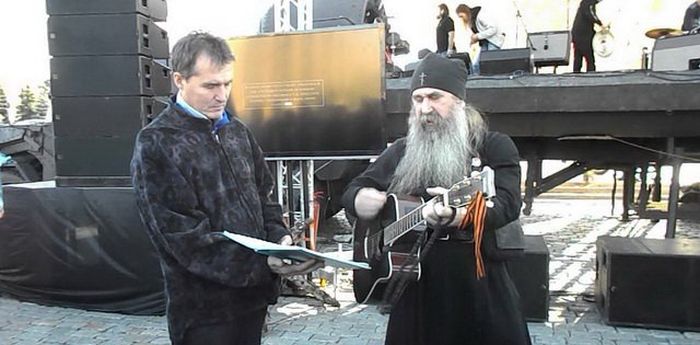 Священники в свободное от работы время
